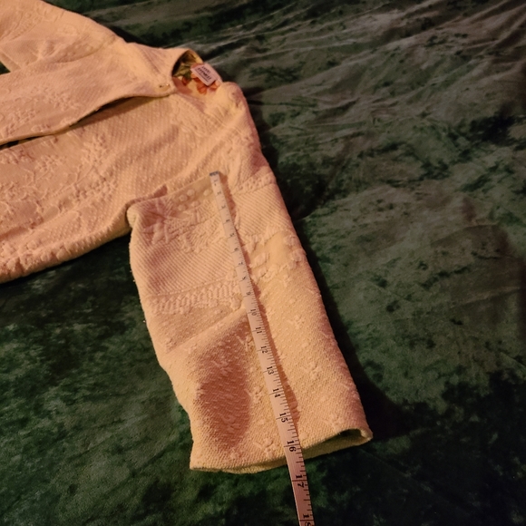 90s(?) Cropped boxy floral cream jacket - Picture 7 of 12